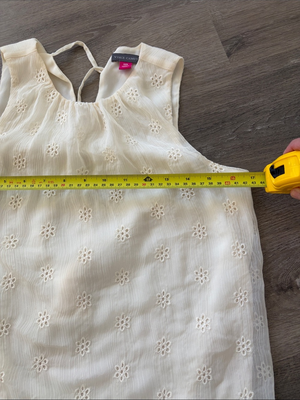 Vince Camuto Cream Floral Eyelet Sleeveless Camisole Blouse XXS - Picture 3 of 4